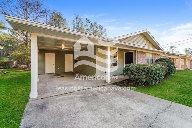 Building Photo - 814 Harvey St