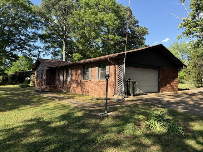 Building Photo - 6079 Wall Triana Hwy