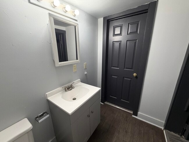 Building Photo - 618 Porter-