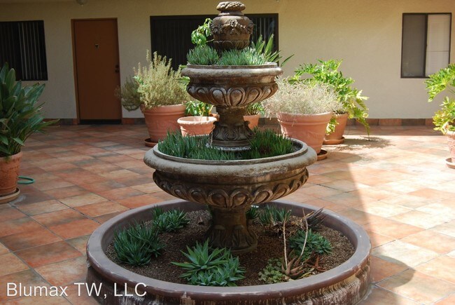 Foto del edificio - 4161 Tujunga Ave