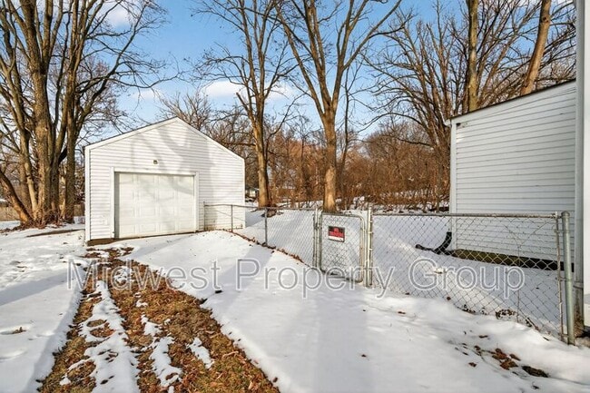 Building Photo - 159 Barto Dr