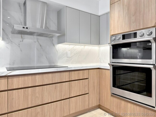 Foto del edificio - 729 NE 17th Terrace