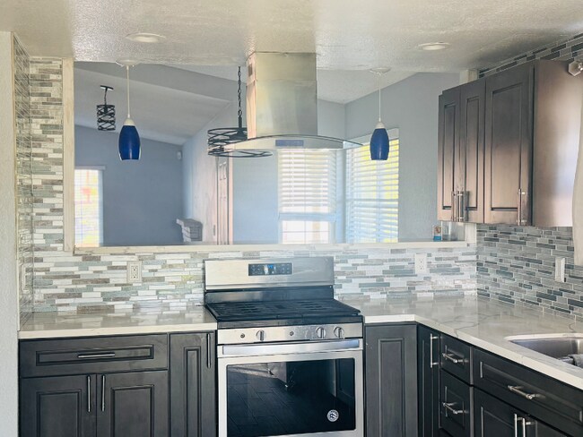 Building Photo - 209 Riverview Dr