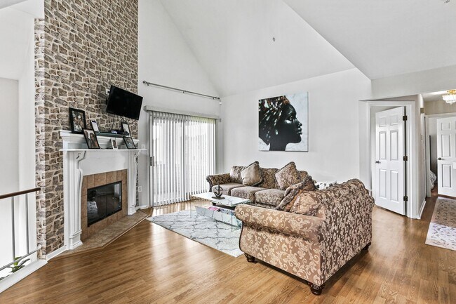 Building Photo - Condo with loft form Rent in Ellicott City...