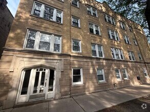 Building Photo - 2611 N Fairfield Ave