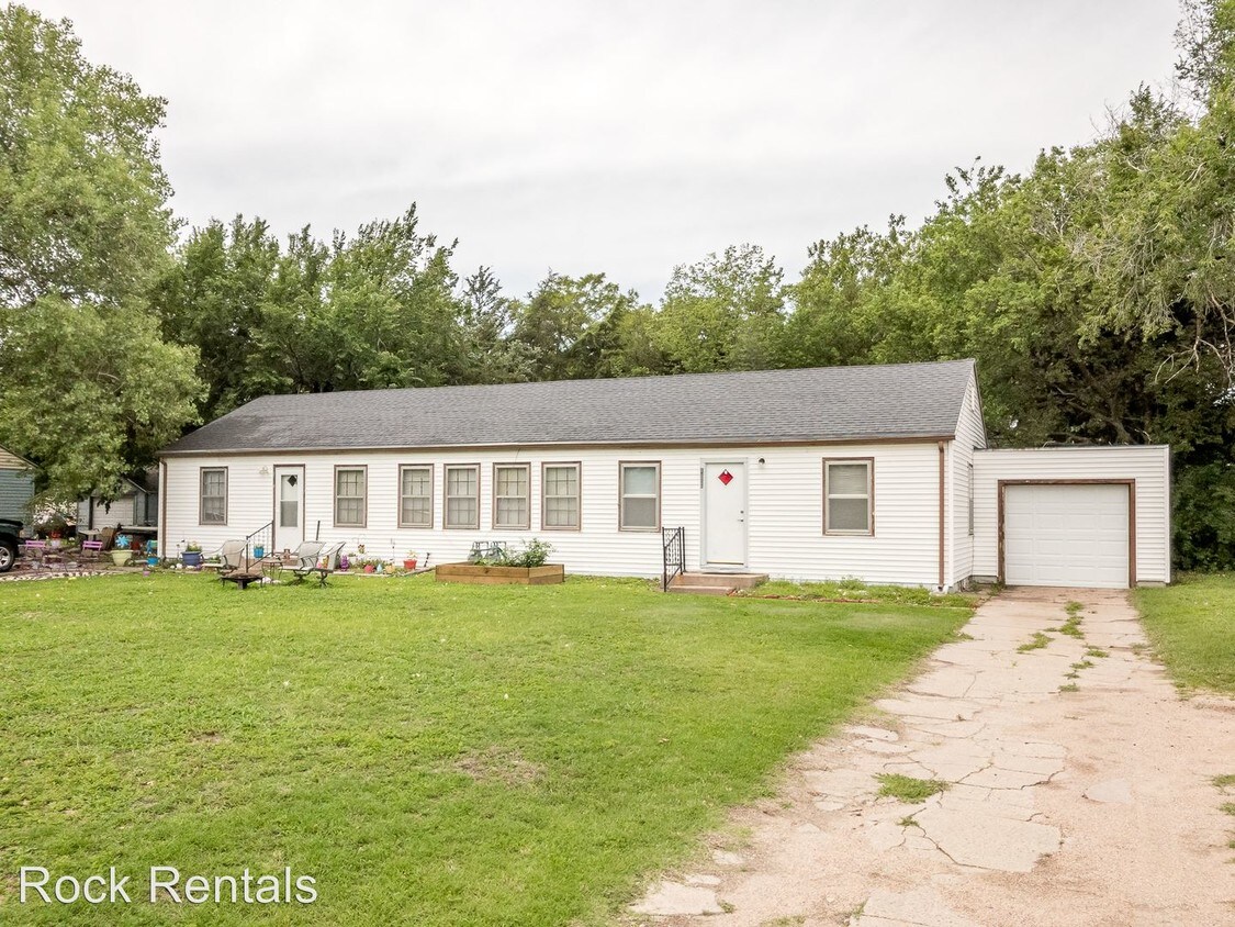 Primary Photo - 2721 N Adams St
