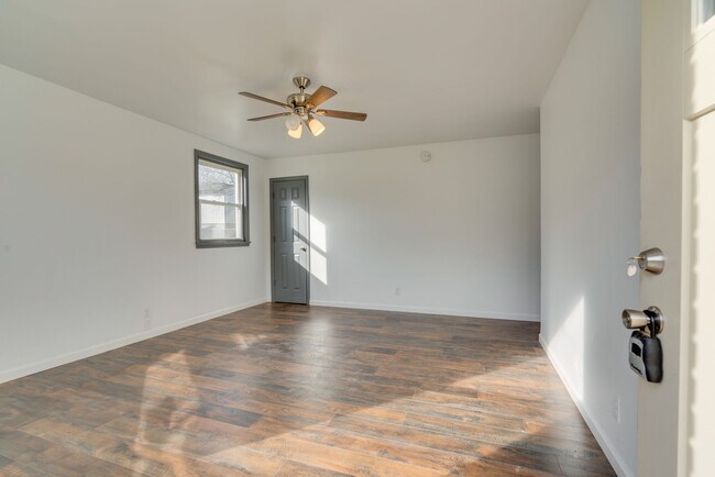 Foto del edificio - 1481 Snell Blvd