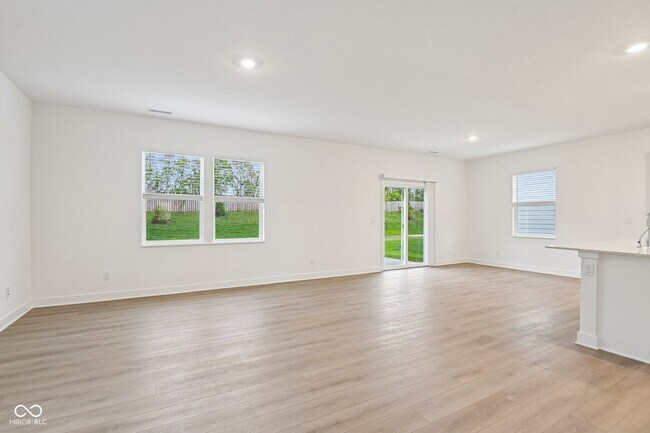 Foto del edificio - 15274 Farrington Rd