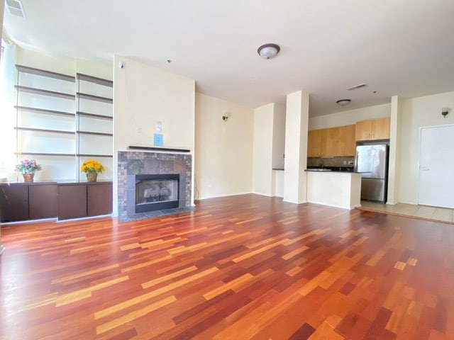 Photo - 130 S Canal St Apartment