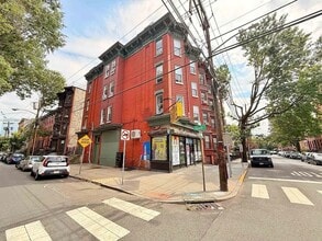 Building Photo - 118 Erie St