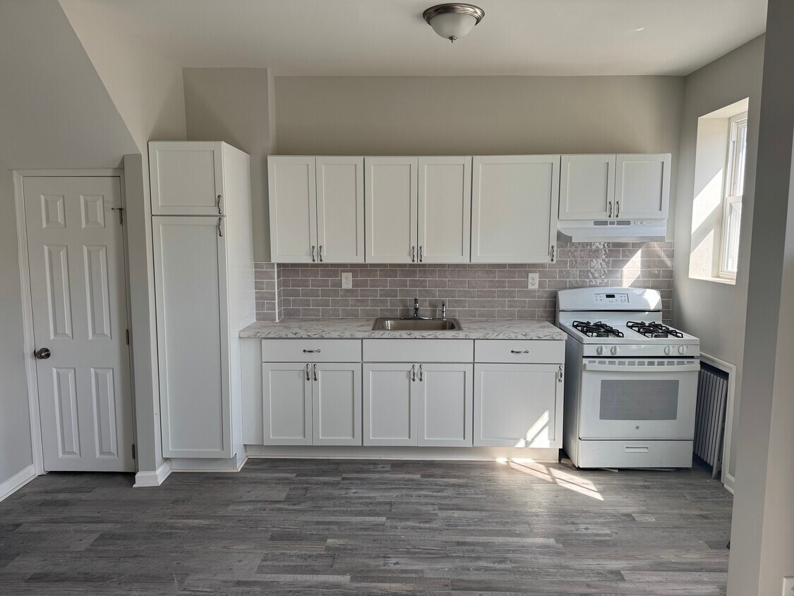 Foto principal - 2111 Belair Rd