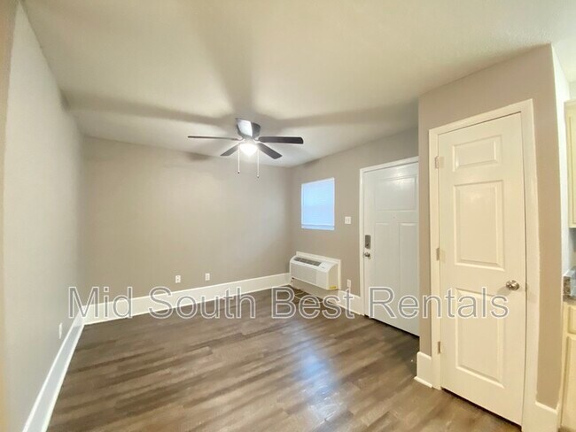 Foto del edificio - 324 Clint Rd