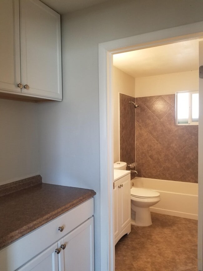 Building Photo - 2019 W Turney Ave