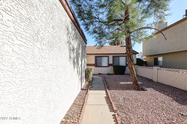 Building Photo - 10029 N 66th Ave