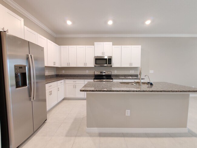 Foto del edificio - 31684 Blue Passing Loop Wesley Chapel, FL ...