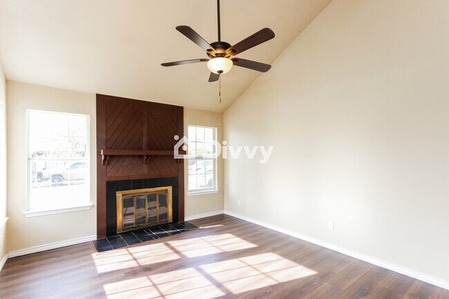 Foto del edificio - 10439 New Bedford Dr, Dallas, TX 75217, USA