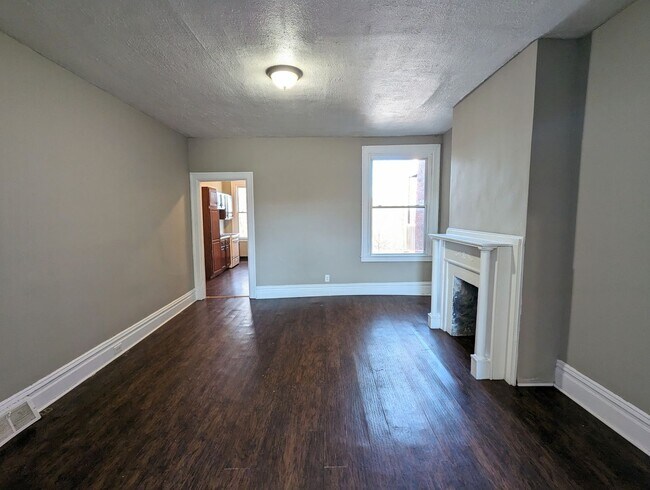 Foto del edificio - 3 Bedroom 1 Bathroom house available now! ...
