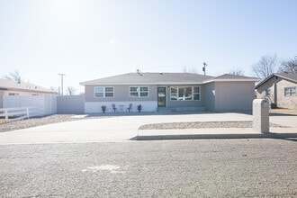 Building Photo - 125 Columbia Ln