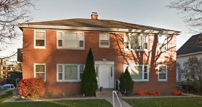 Building Photo - 2408 S 92nd St