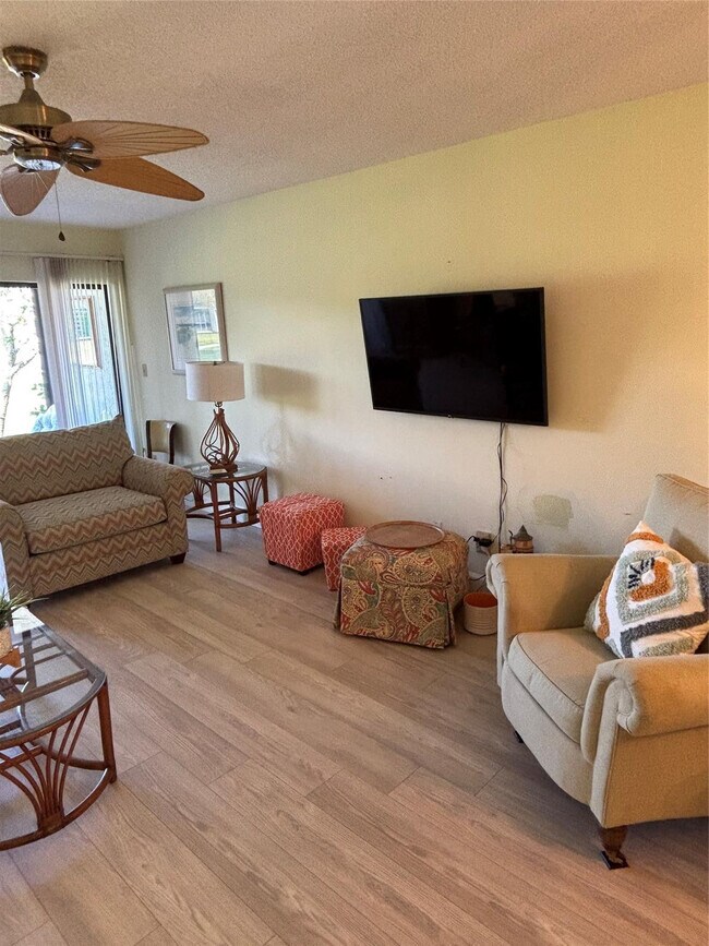 Foto del edificio - 175 SE St Lucie Blvd