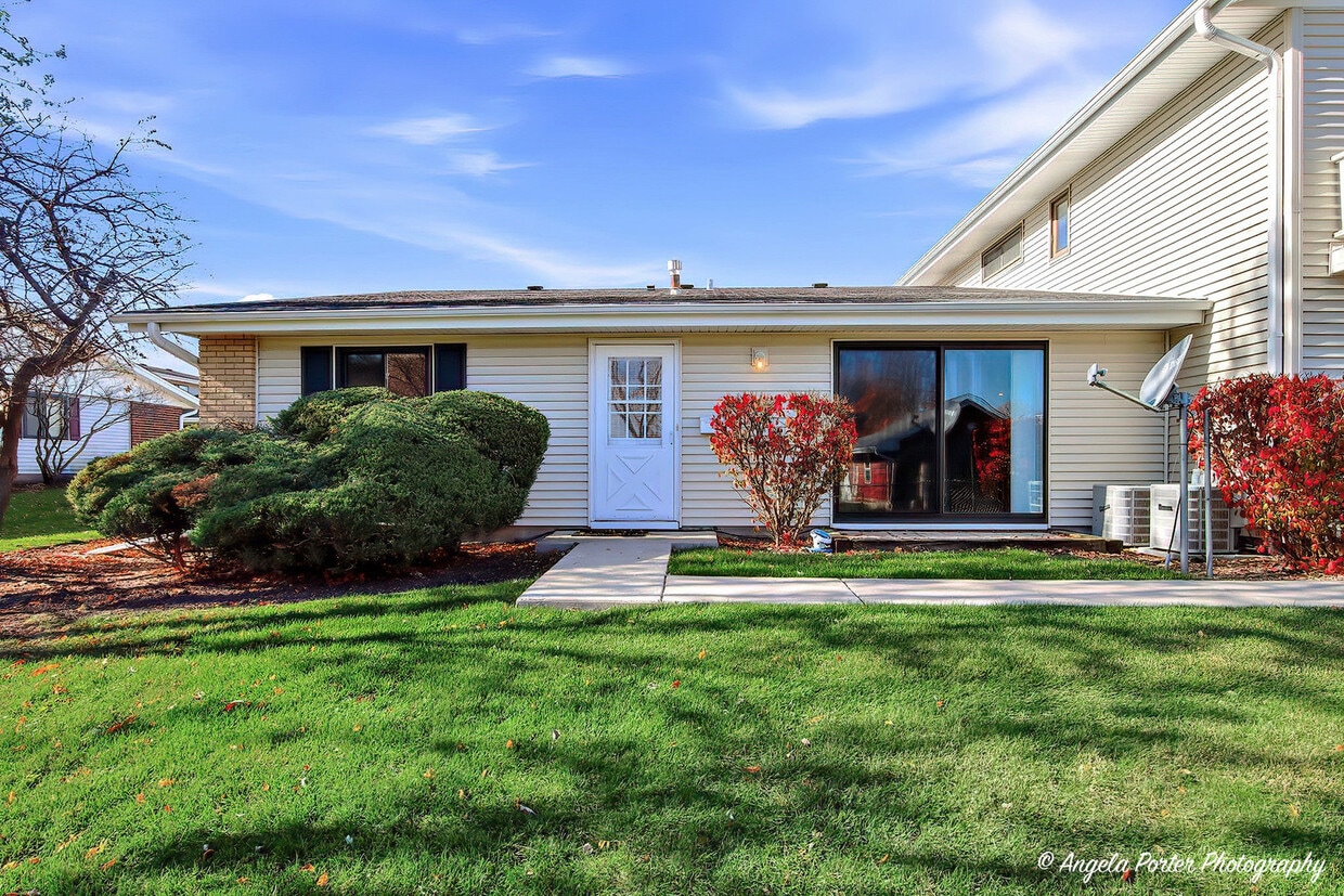 Primary Photo - 1303 Forestdale Ct