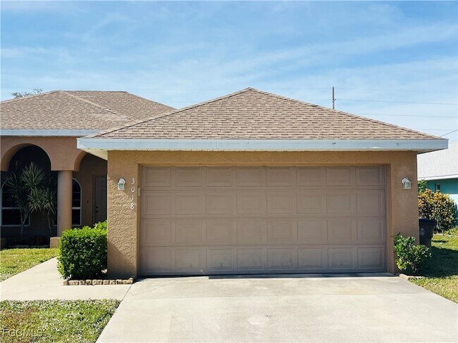 Foto del edificio - 3018 SE Santa Barbara Pl