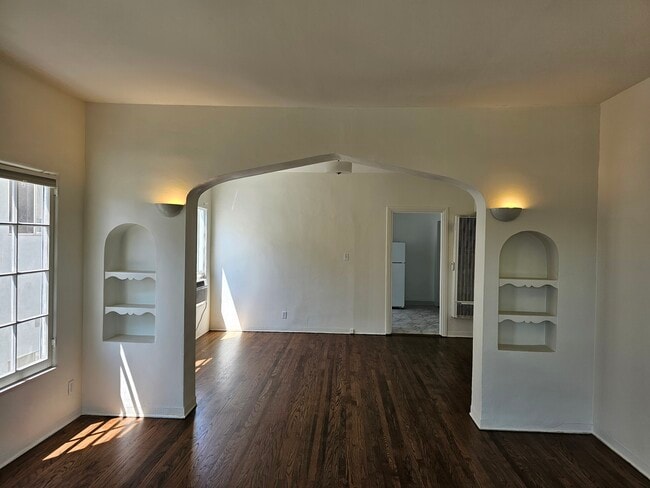 Foto del edificio - 751 N Edinburgh Ave