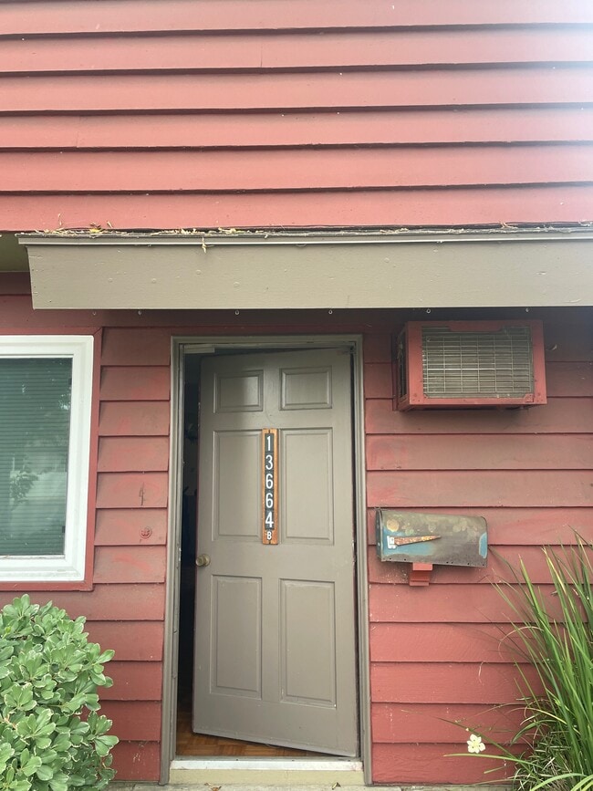 Building Photo - 13664 Red Hill Ave