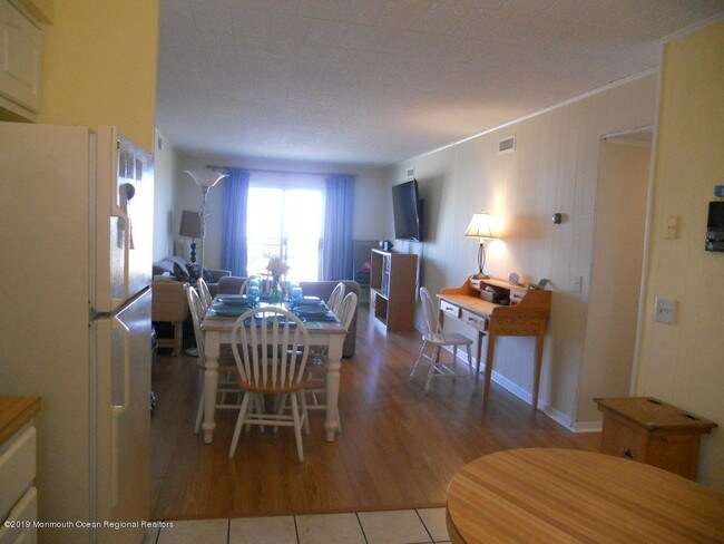 Foto del edificio - 51 Hiering Ave