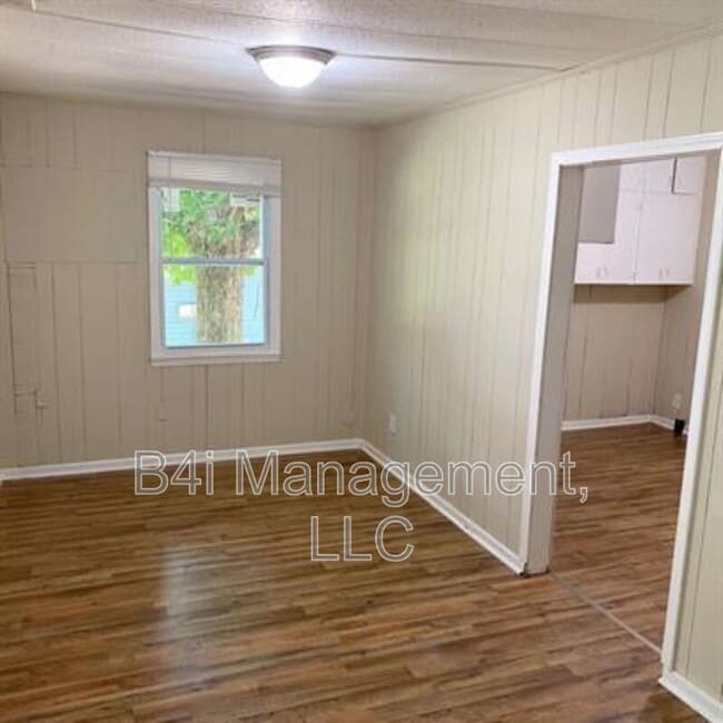 Building Photo - 110 Scott Hill St