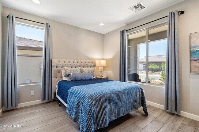 Foto del edificio - 18166 E Juniper Oaks Dr