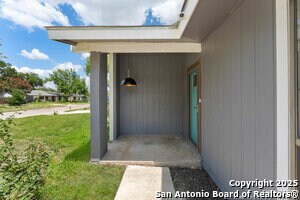Foto del edificio - 7210 Cloverfield Ln