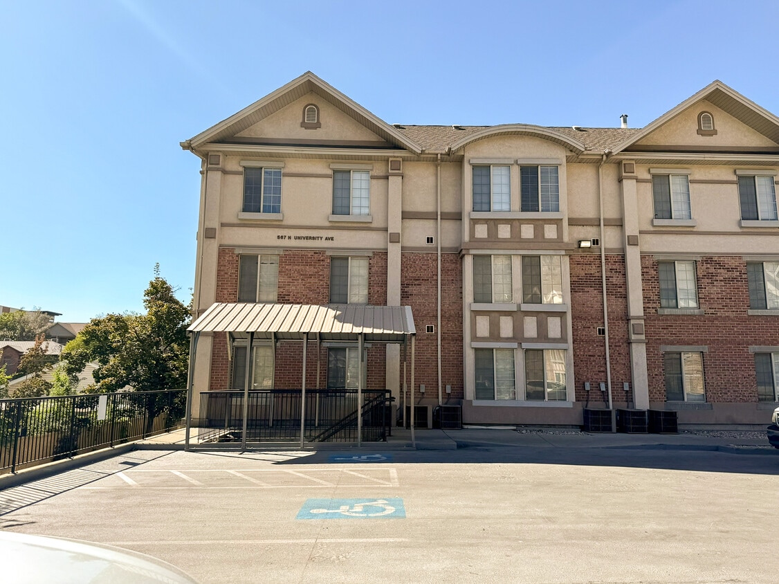 Foto principal - 567 N University Ave