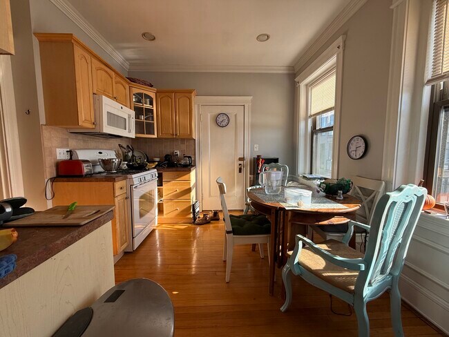 Foto del edificio - 10-12 Greenway Ct