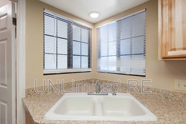 Building Photo - 6135 Crista Lynn Pl