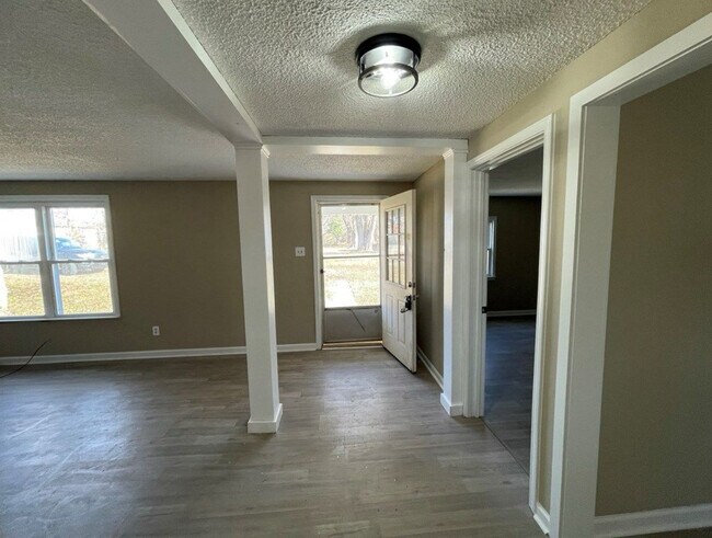 Foto del edificio - 320 Creek St