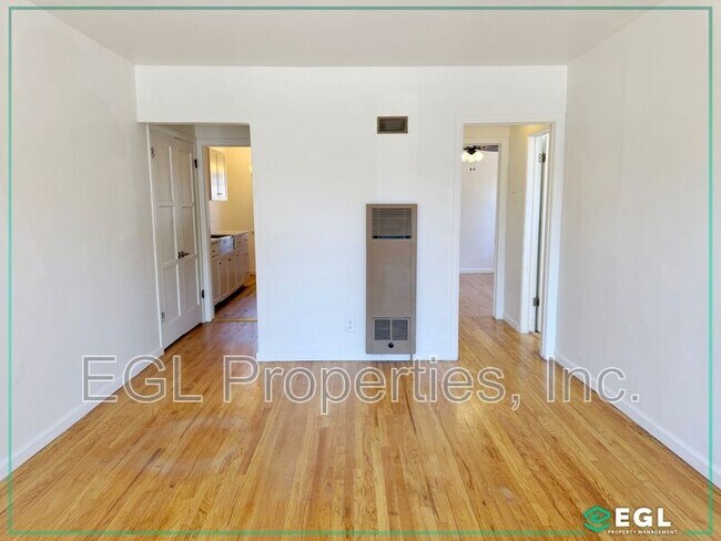 Foto del edificio - 2807 Victory Blvd