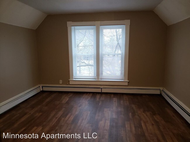 Foto del edificio - 292 Thomas Ave W
