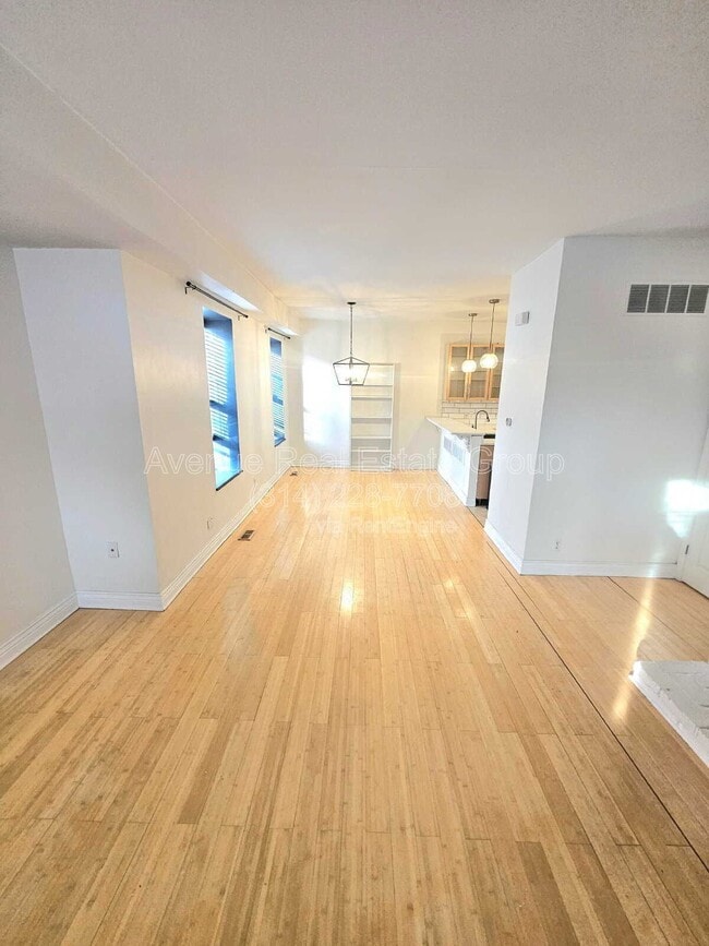 Building Photo - 4322 Maryland Ave