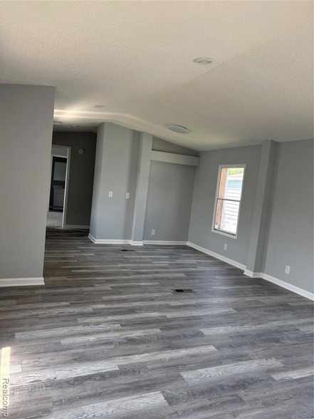 Building Photo - 1524 Crescent Ln Dr