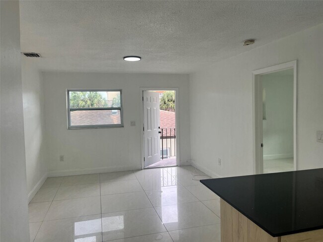 Foto del edificio - 1604 NW 24th Ct