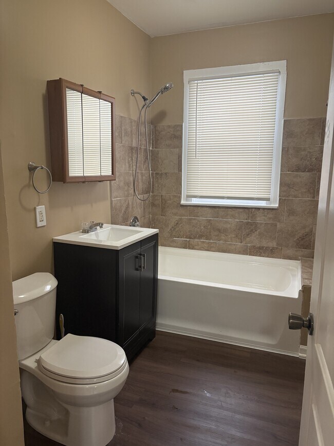 Foto del edificio - 12027 S Lafayette Ave