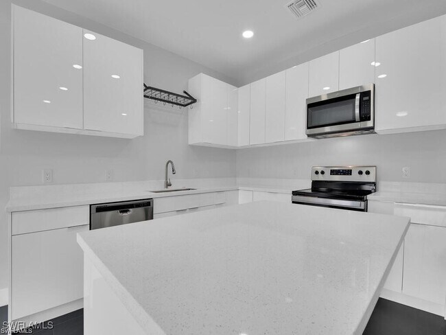 Foto del edificio - 4548 29th St SW