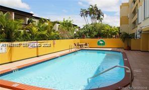 Foto del edificio - 8320 NW 8th St