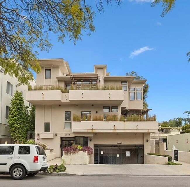 Foto del edificio - 11847 Laurelwood Dr