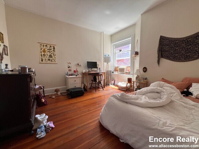 Foto del edificio - 1589 Beacon St