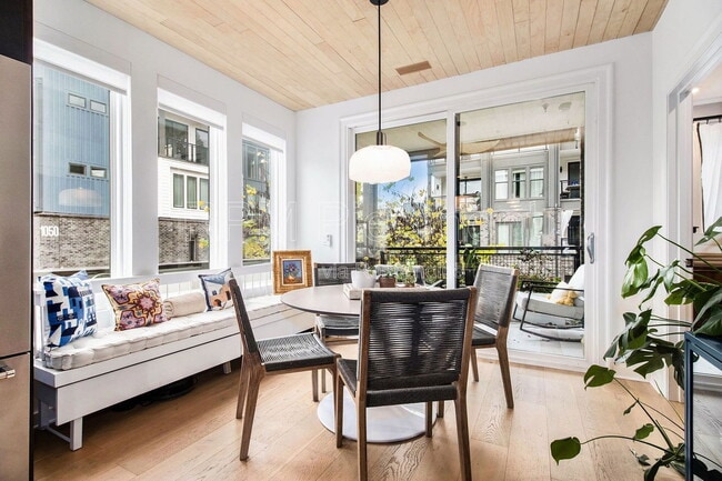 Foto del edificio - 395 Pratt Dr SE