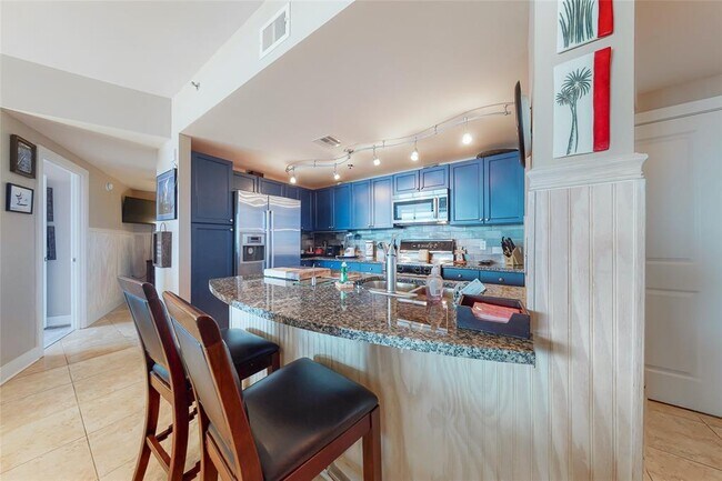 Building Photo - 801 E Beach Dr