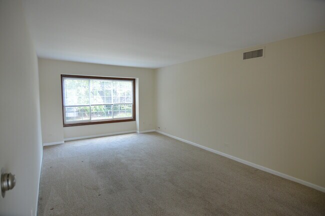 Foto del edificio - 370 S Eastern Ave
