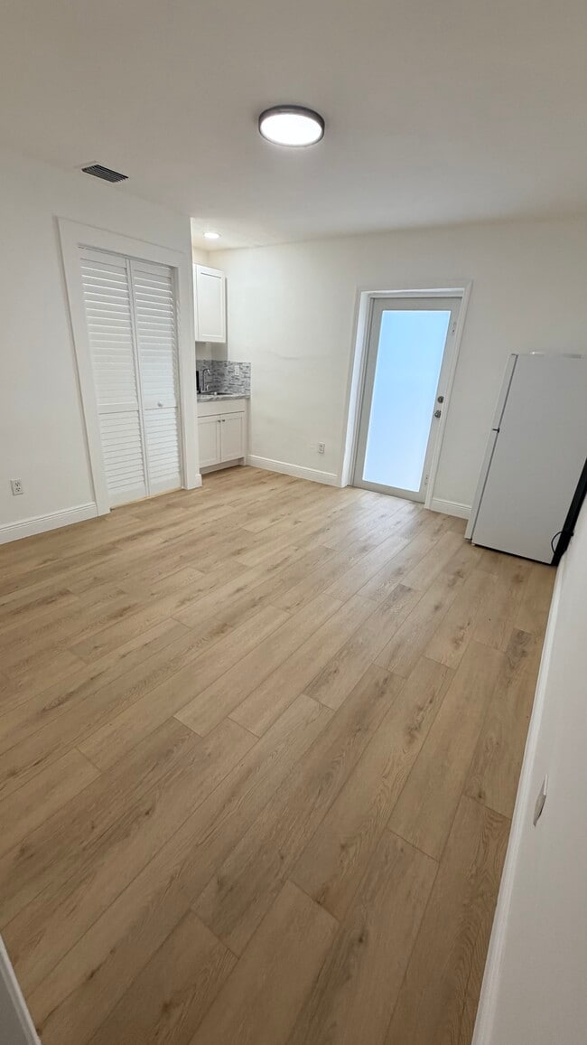 Photo - 2712 SW 118th Ct Apartment